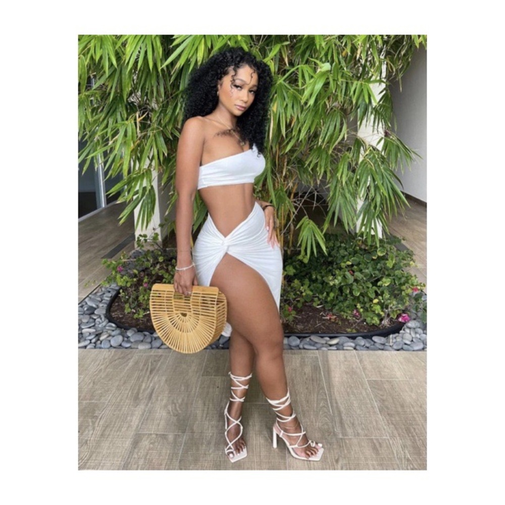 White two piece skirt set